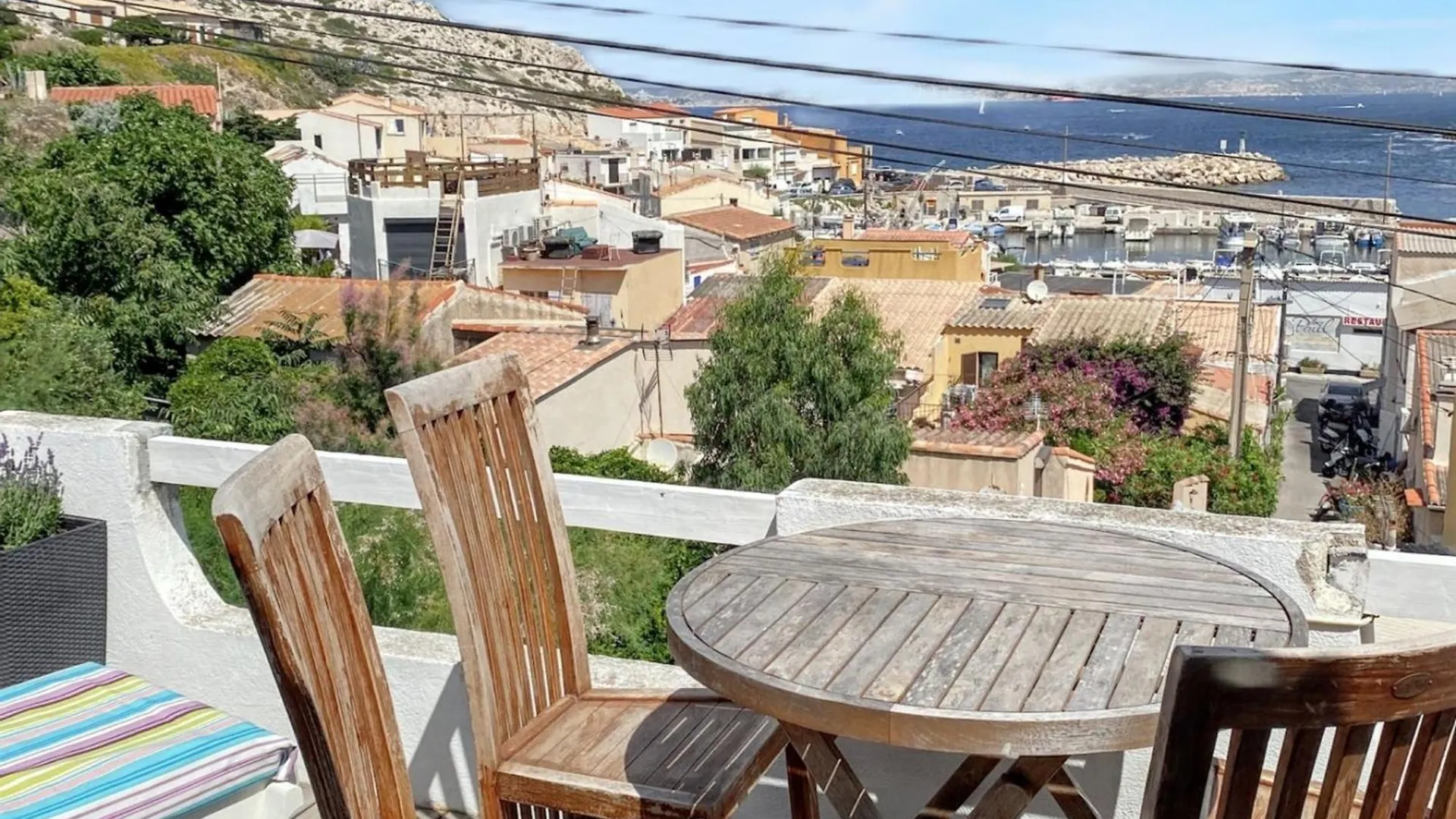 Maison Chaleureuse Au Coeur Des Calanques De Marseille + Jardin. 0*,  France